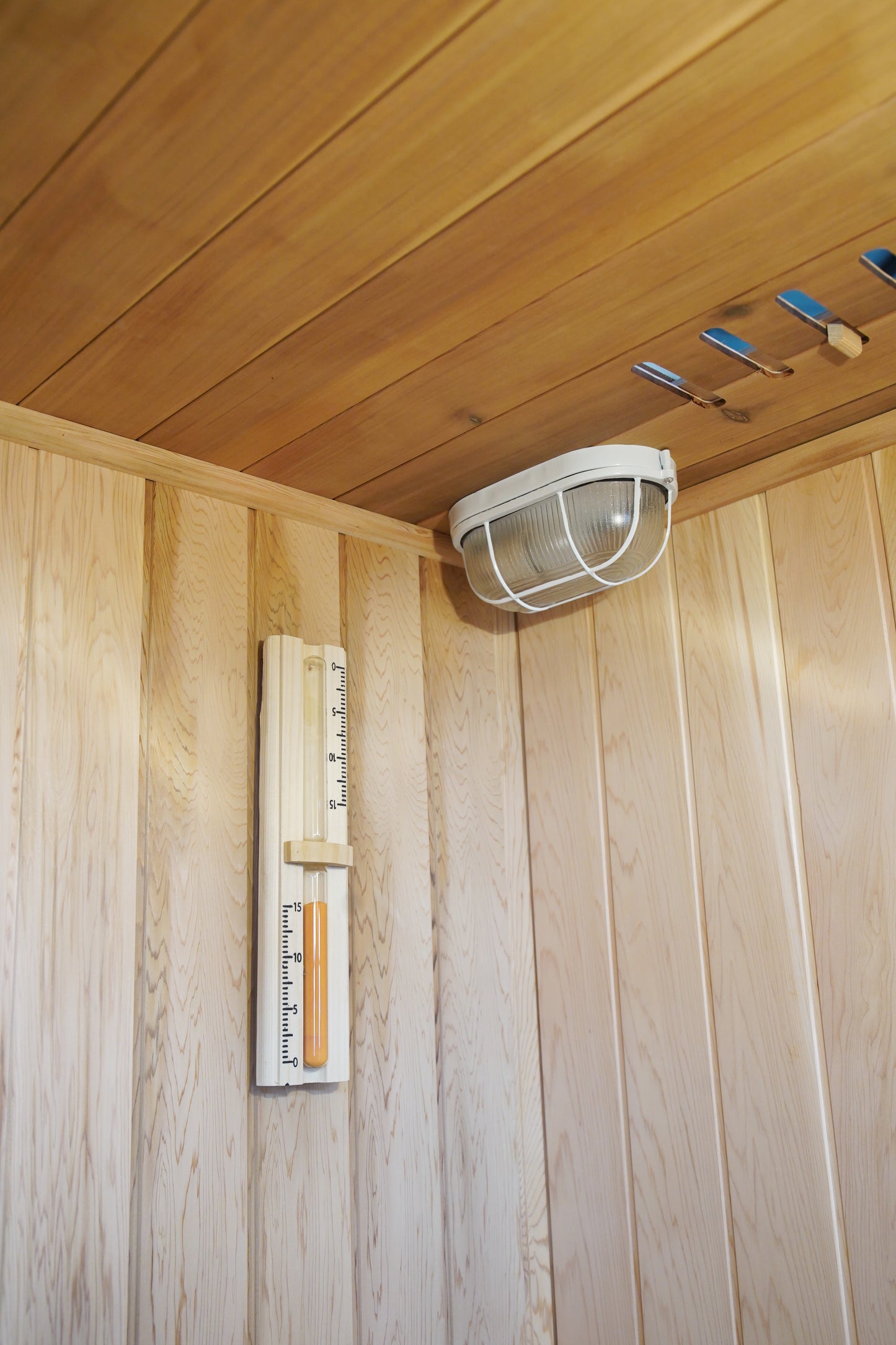 SunRay Aston 1-Person Traditional Sauna | 4.5kW Harvia Heater | Hemlock
