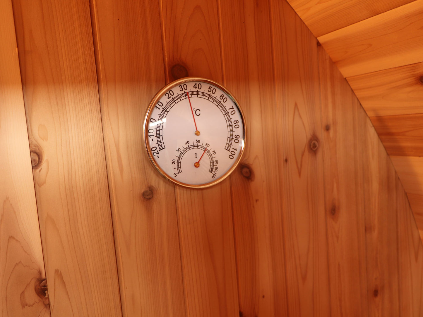 SunRay Aurora 4-Person Traditional Barrel Sauna