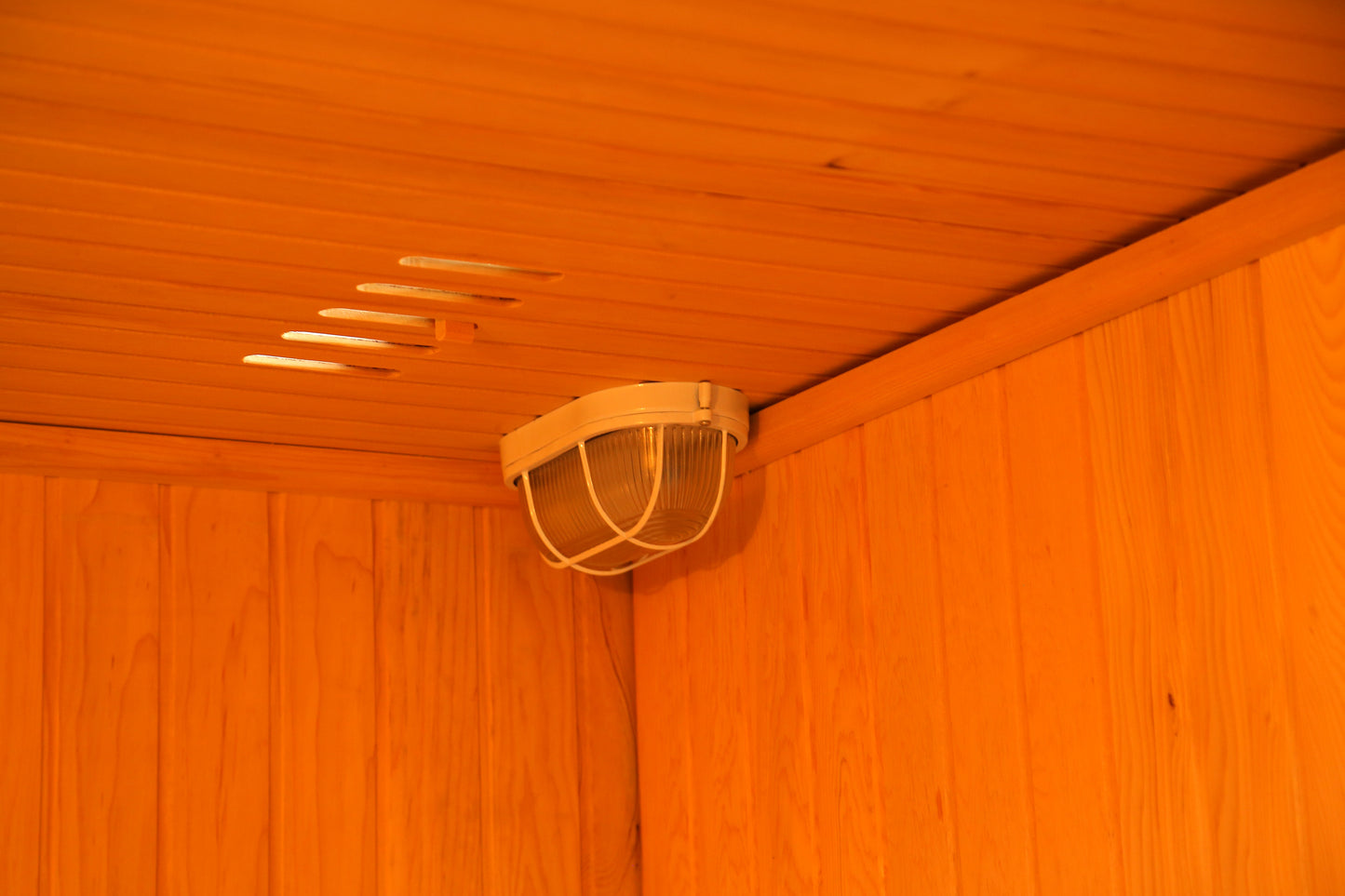 SunRay Tiburon 4-Person Traditional Sauna | 6.0kW Harvia Heater | Canadian Hemlock