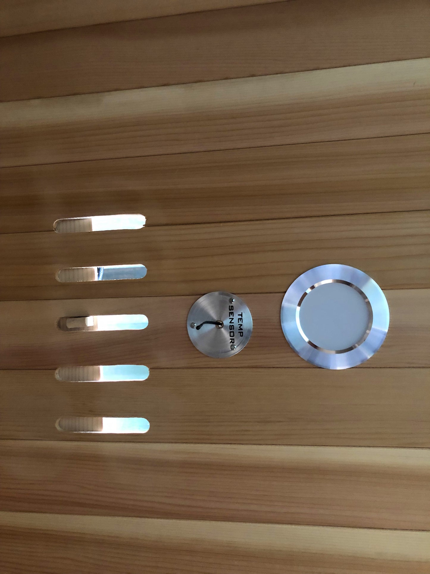 SunRay Savannah 3-Person Infrared Sauna | 7 Carbon Heaters | Canadian Red Cedar