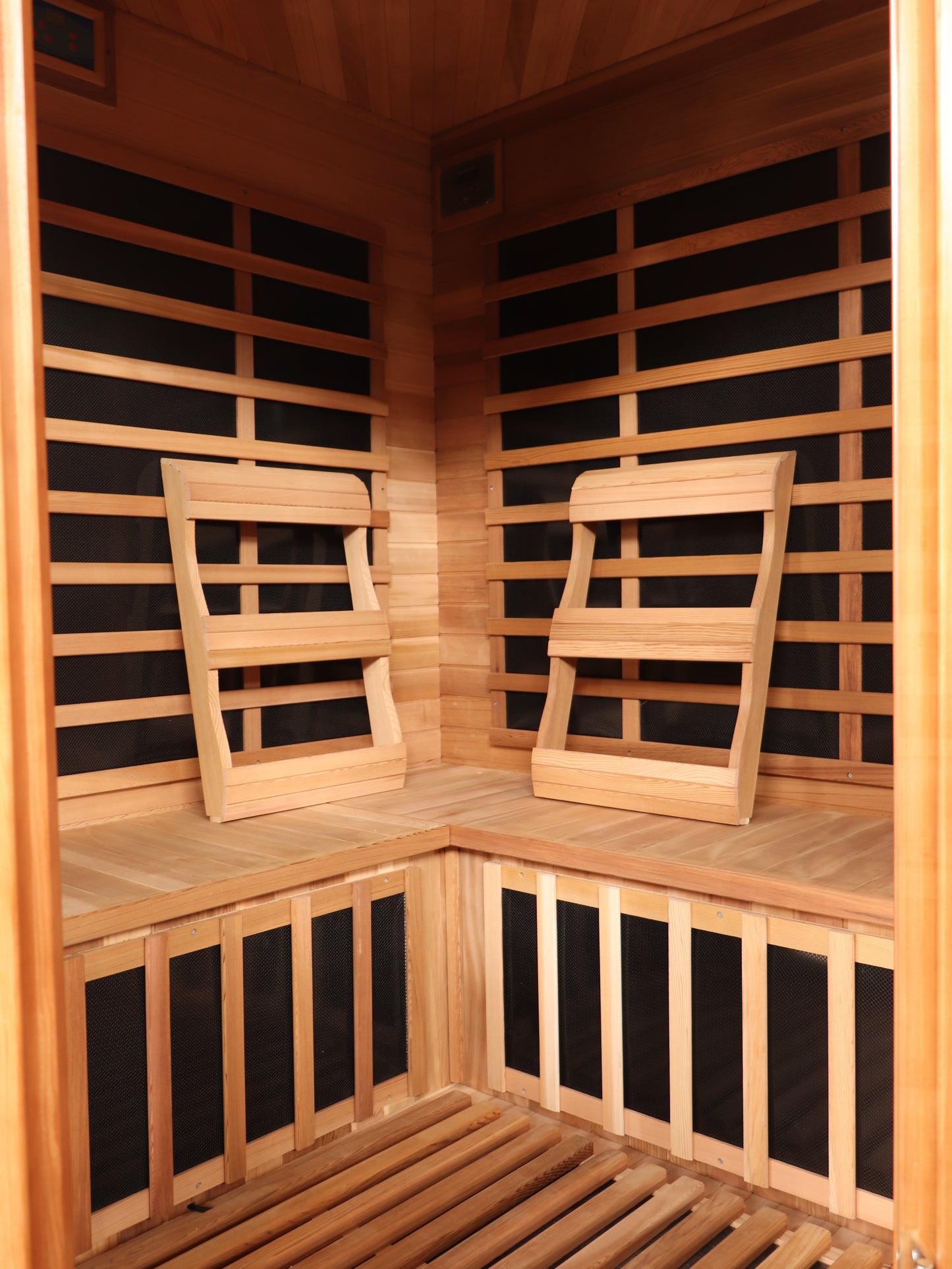 SunRay Bristol Bay 4-Person Corner Infrared Sauna | 10 Carbon Heaters | Cedar
