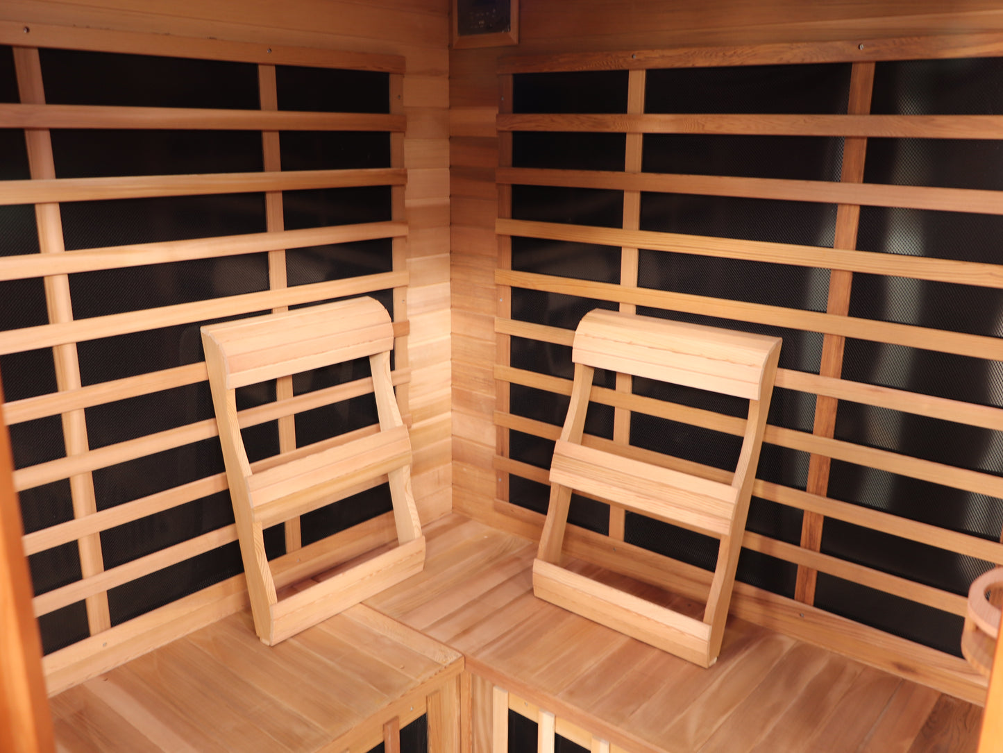 SunRay Bristol Bay 4-Person Corner Infrared Sauna | 10 Carbon Heaters | Cedar