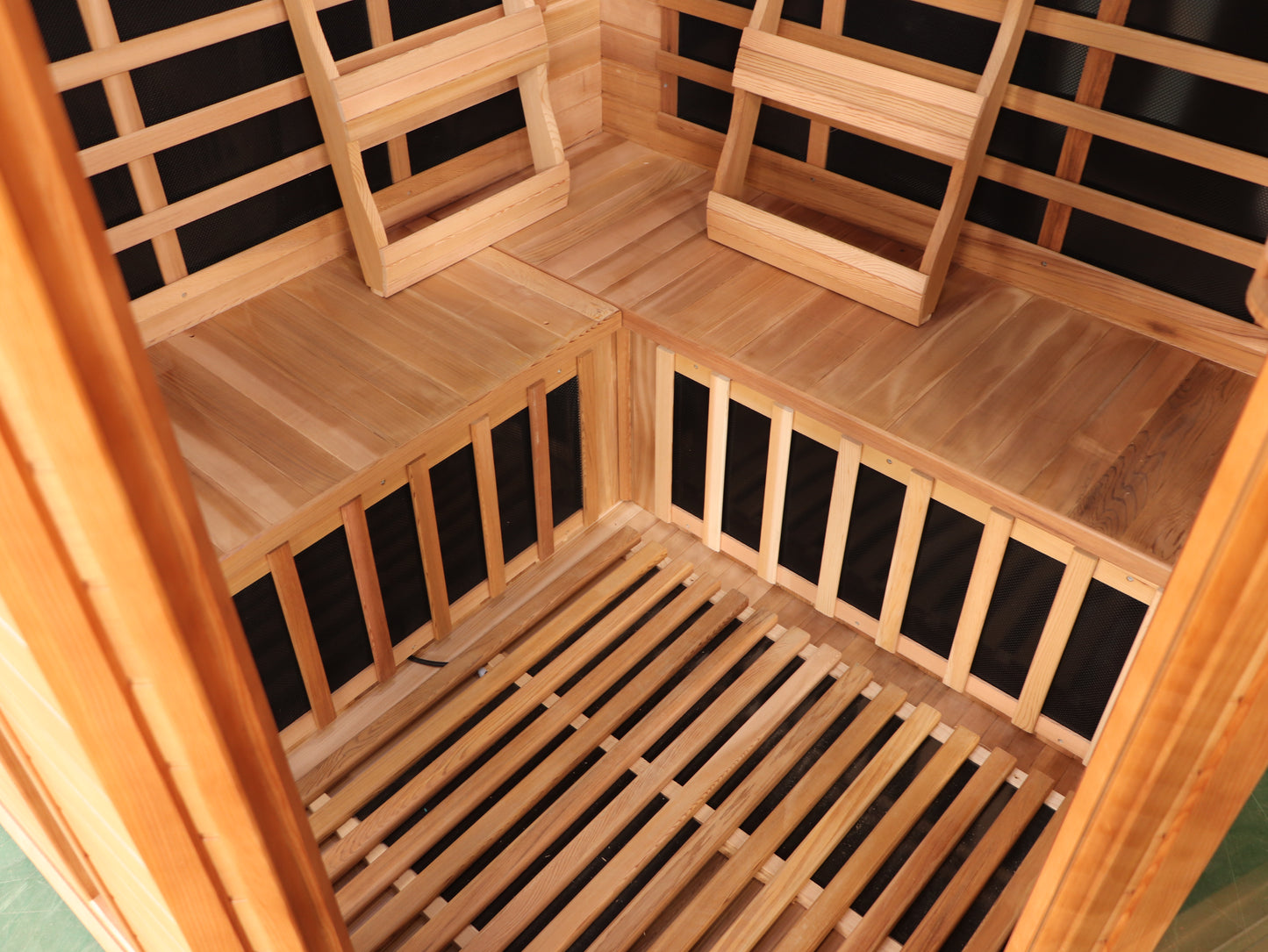 SunRay Bristol Bay 4-Person Corner Infrared Sauna | 10 Carbon Heaters | Cedar