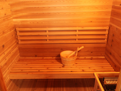 SunRay Seneca 3-Person Outdoor Traditional Sauna | 6kW Harvia Heater | Red Cedar